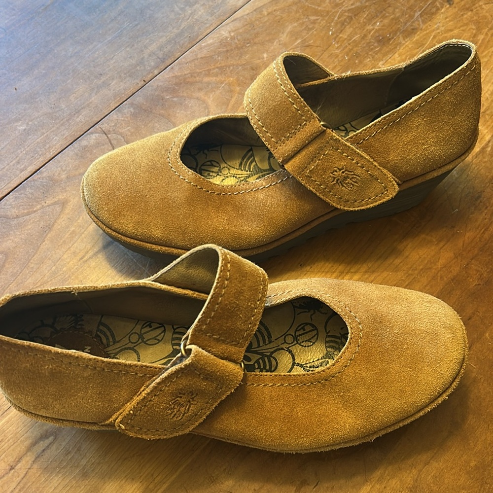 Fly London Tan Suede Women’s Wedges Mary Janes Shoes 39 8M EUC